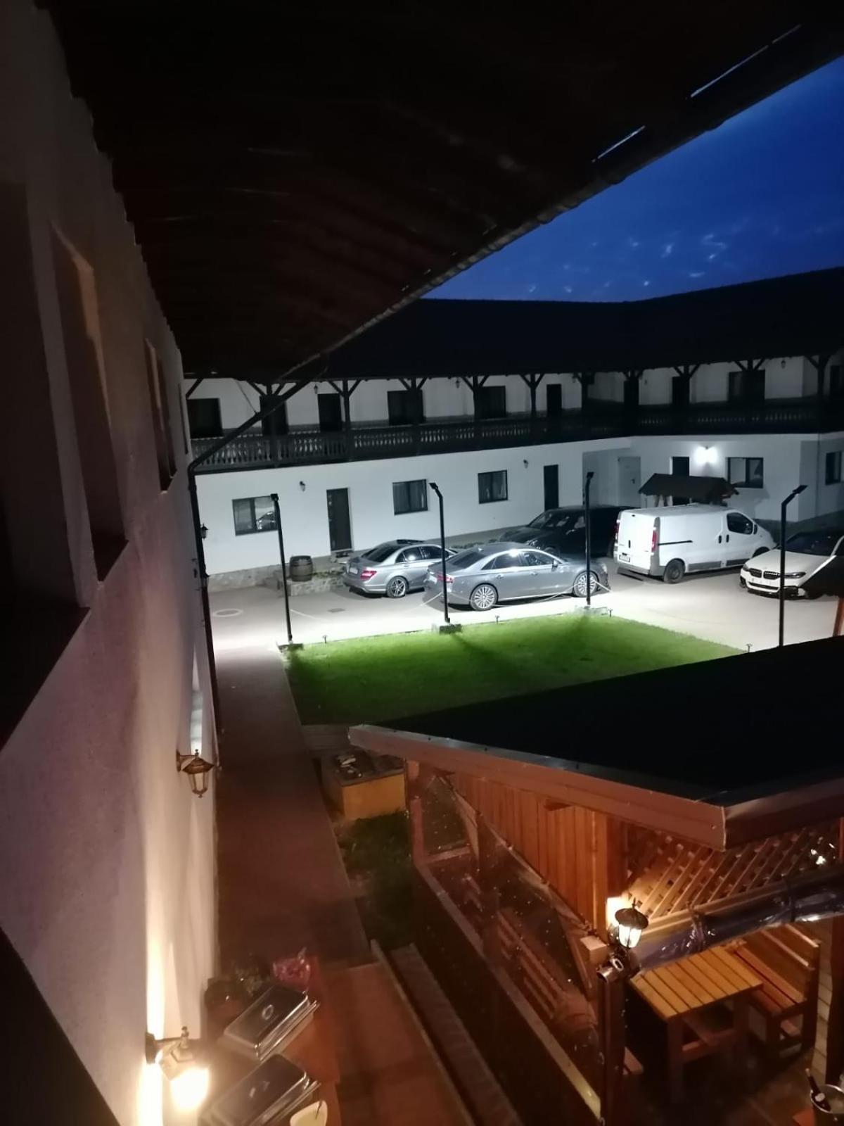 Pensiunea Alex Marga Bagian luar foto
